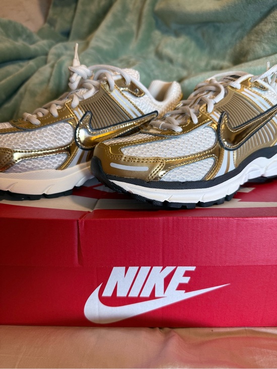 Nike Shoes - Nike womens White and Gold vomero 5